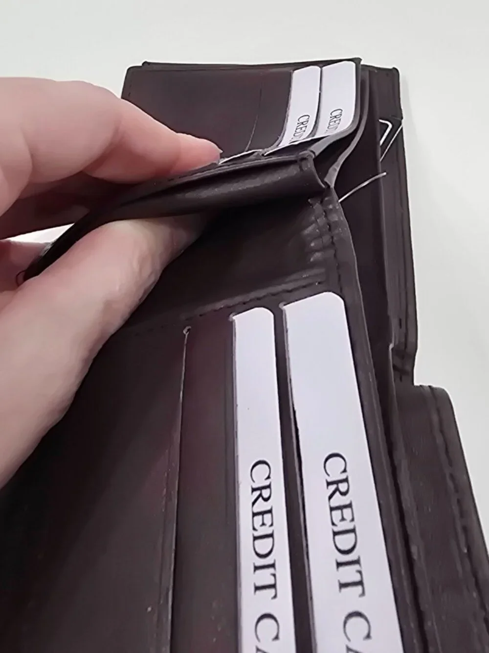 Union Code ✦ Men’s Bifold Wallet ✦ Genuine Leather RFID Brown NWT Gift Box